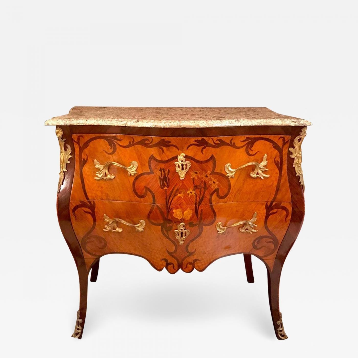 Commodes et souvenirs⁣ : créer un écrin pour vos trésors familiaux